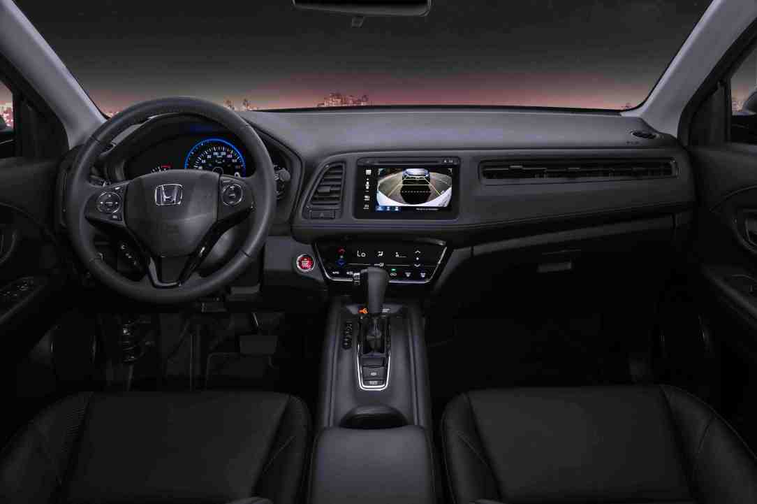 HR-V_2018_CAMARA_REVERSA.jpg