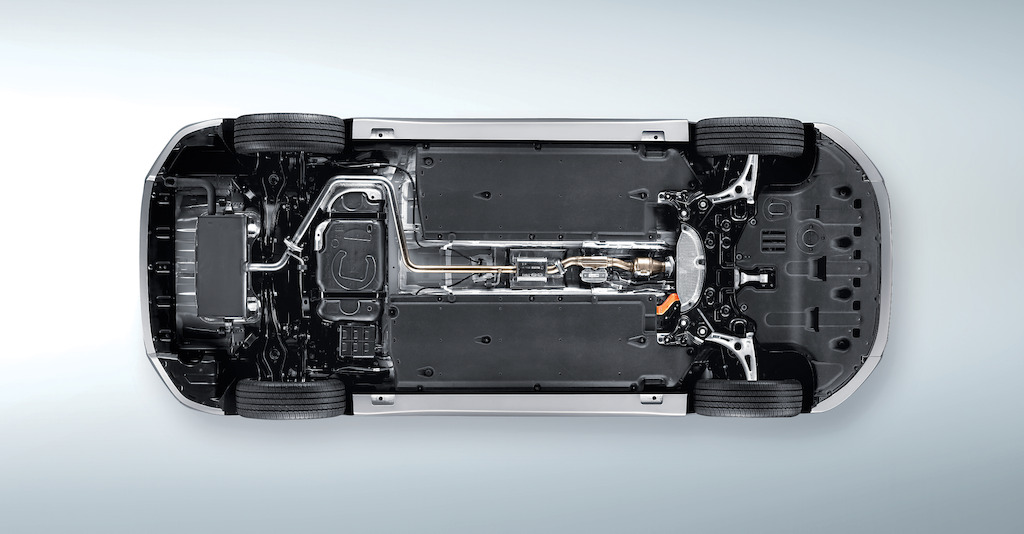 AE_HEV_2017_GEN_LHD_SPANISH_FEATURE_UNDERCOVER