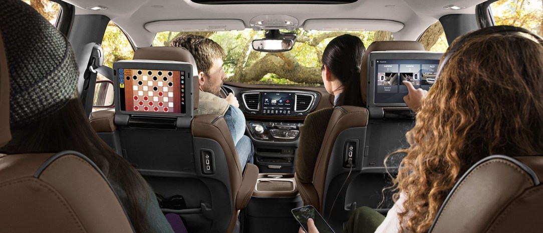 Chrysler Pacifica_CADint2