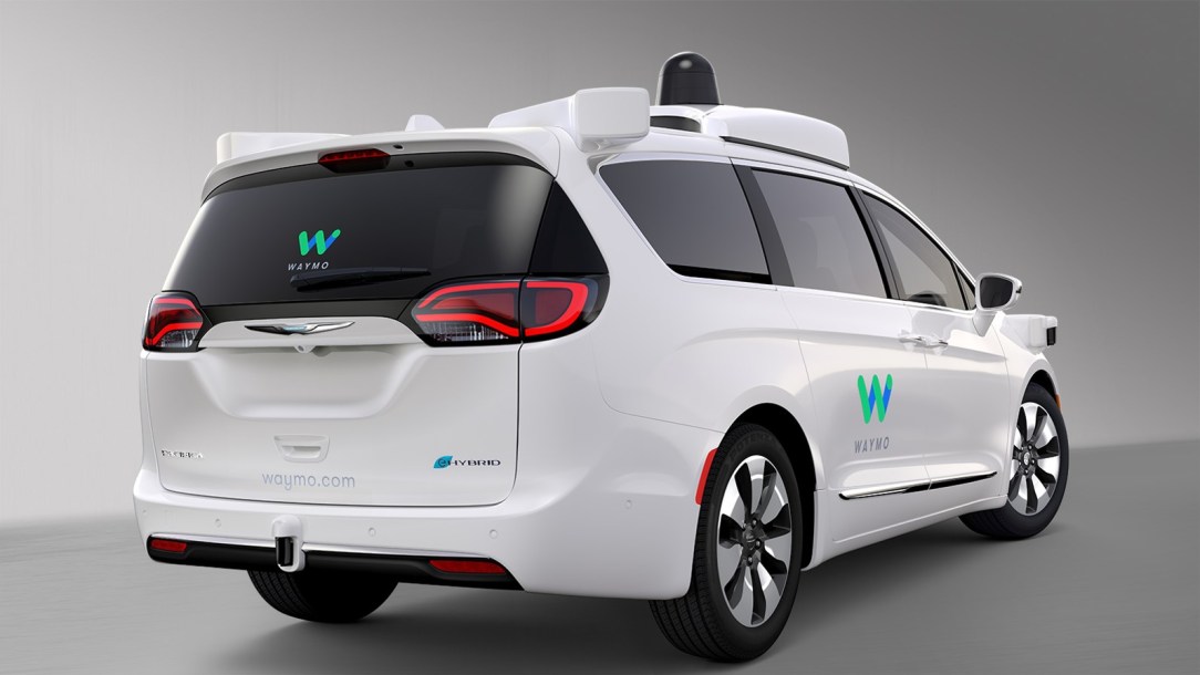 Chrysler Pacifica Hybrid_WAYMO ext3