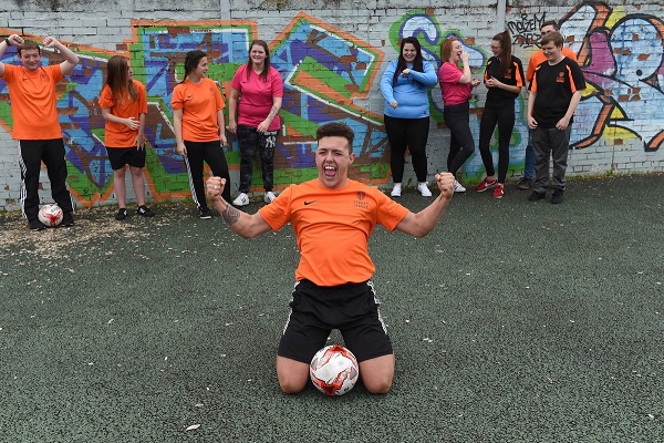 Nissan establece una alianza con la Fundación para la Infancia