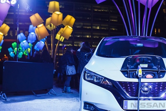El nuevo Nissan LEAF ilumina el festival Llum Bcn