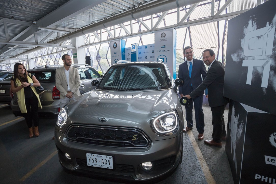 P90300346_highRes_bmw-group-inaugurate