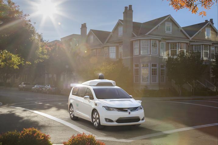 Chrysler Pacifica Hybrid - Waymo_1