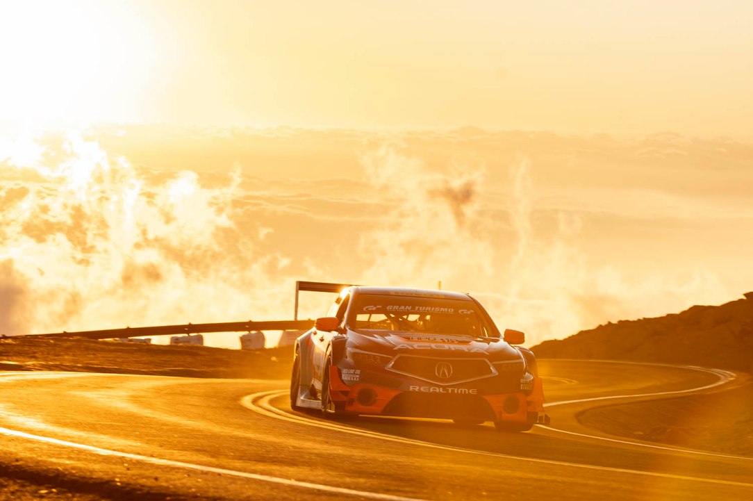 Acura victorious at Pikes Peak