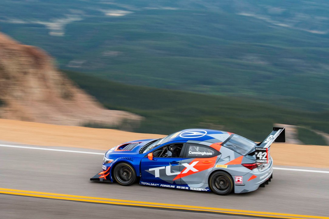 Acura victorious at Pikes Peak