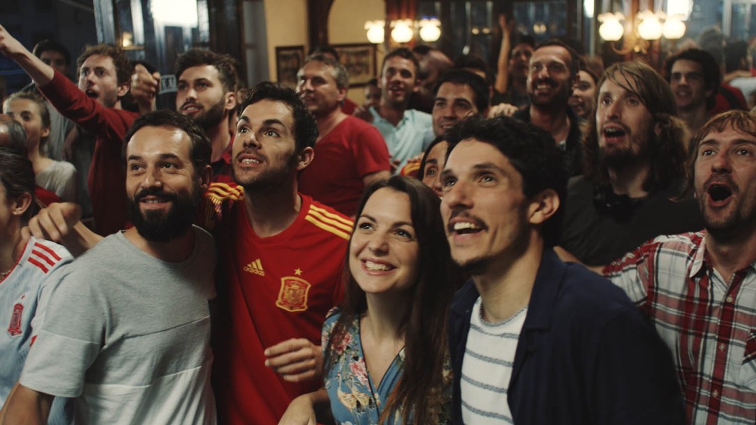 SEAT-in-the-streets-with-the-Spanish-National-Football-team_002_HQ