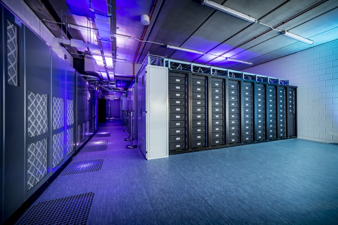 Nissan, en colaboración con diversos socios, ilumina el Johan C