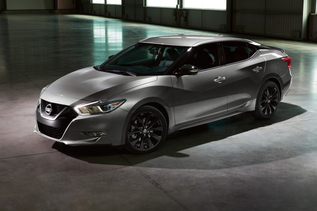 Nissan presenta en México la gama ‘Midnight Edition’ confor