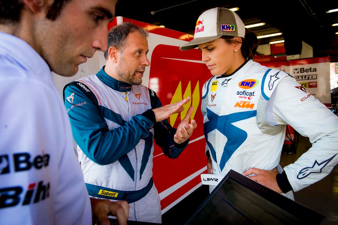 From-the-desert-to-the-circuit-training-for a-four-wheel-challenge_003_HQ