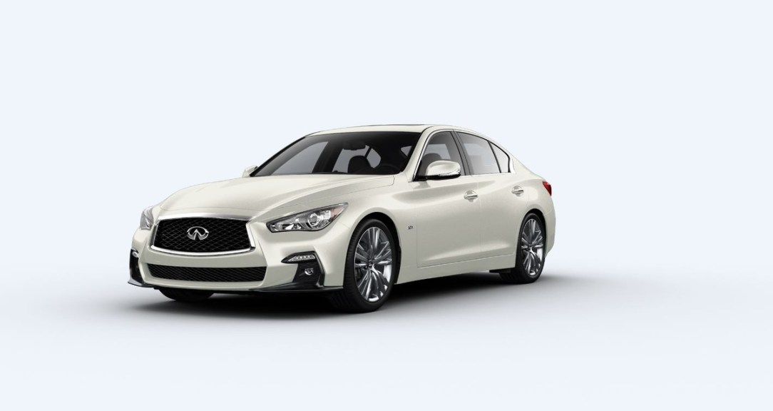 INFINITI Q50: Potencia y deportividad renovada