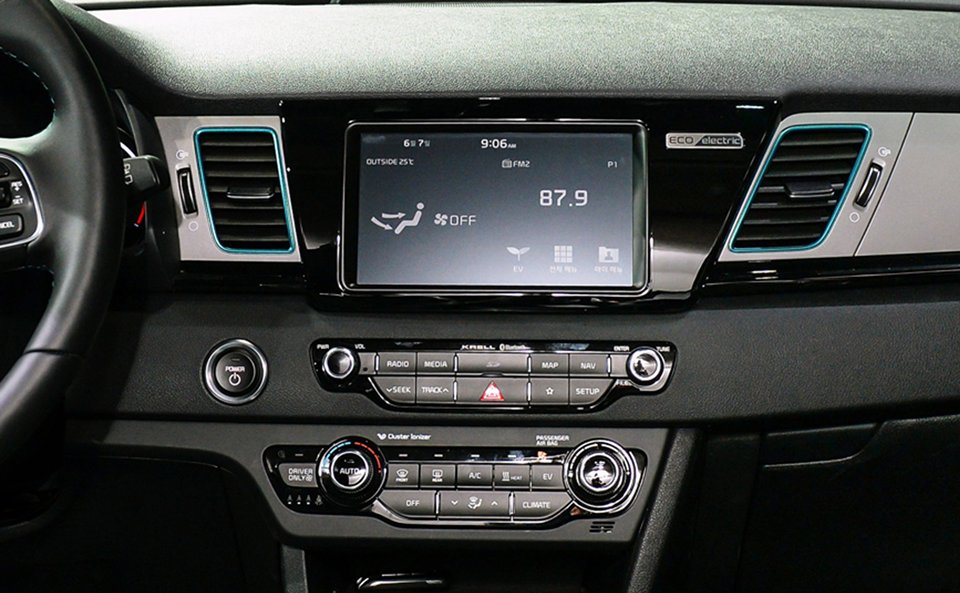 gallery_niro-ev_2019_interior_system--kia-960x-jpg