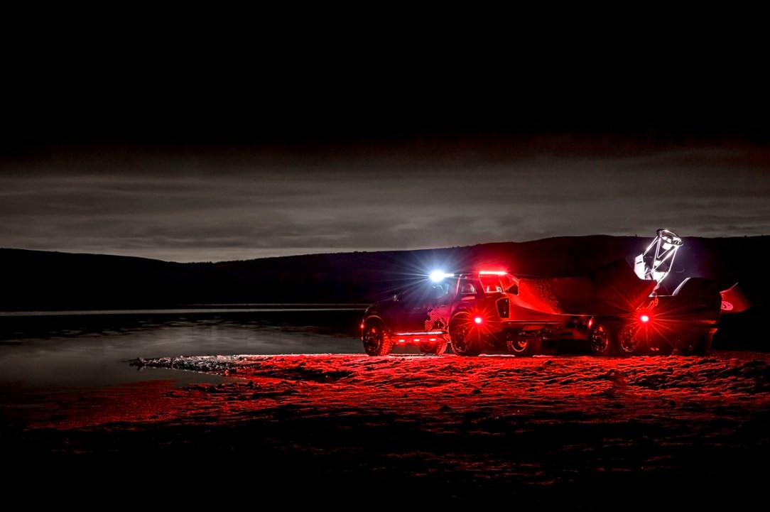 Nissan presenta un observatorio móvil a bordo de su pick up NP3