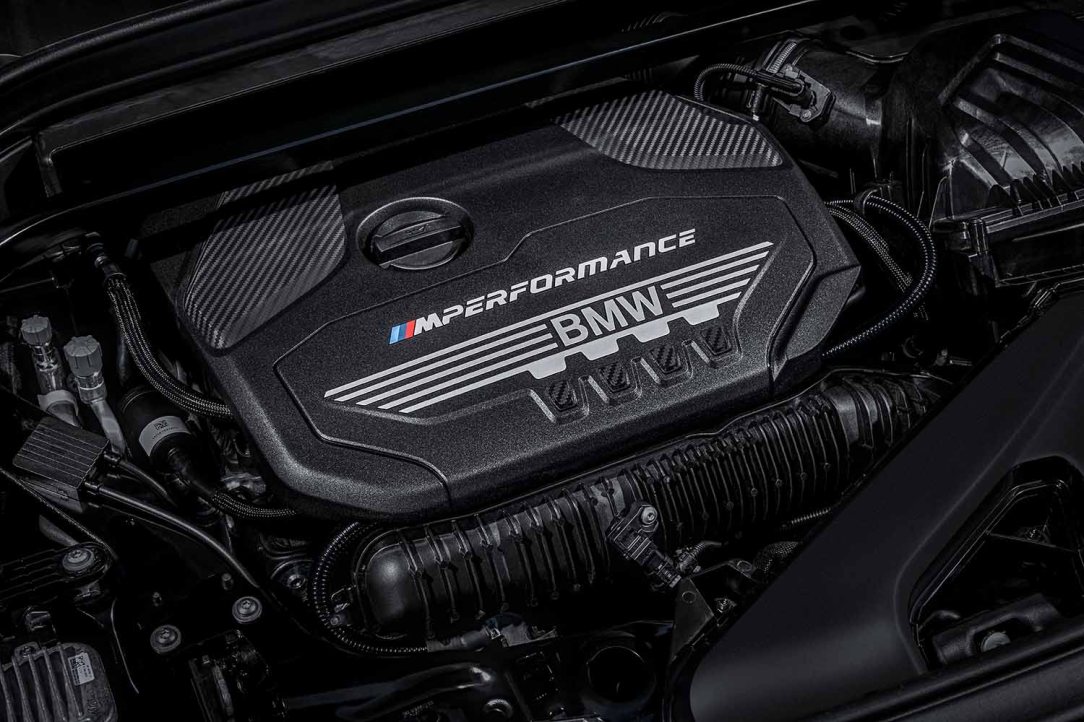 P90320393_highRes_the-new-bmw-x2-m35i-