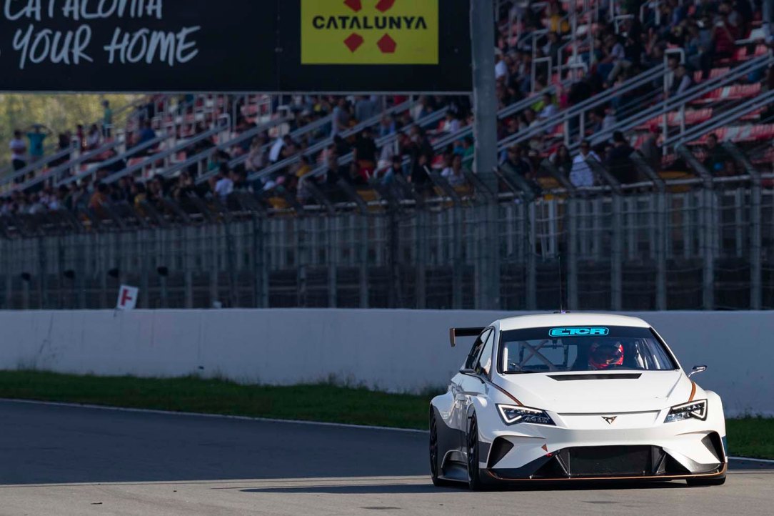 CUPRA-creates-a-new-path-in-the-TCR-series_005_HQ