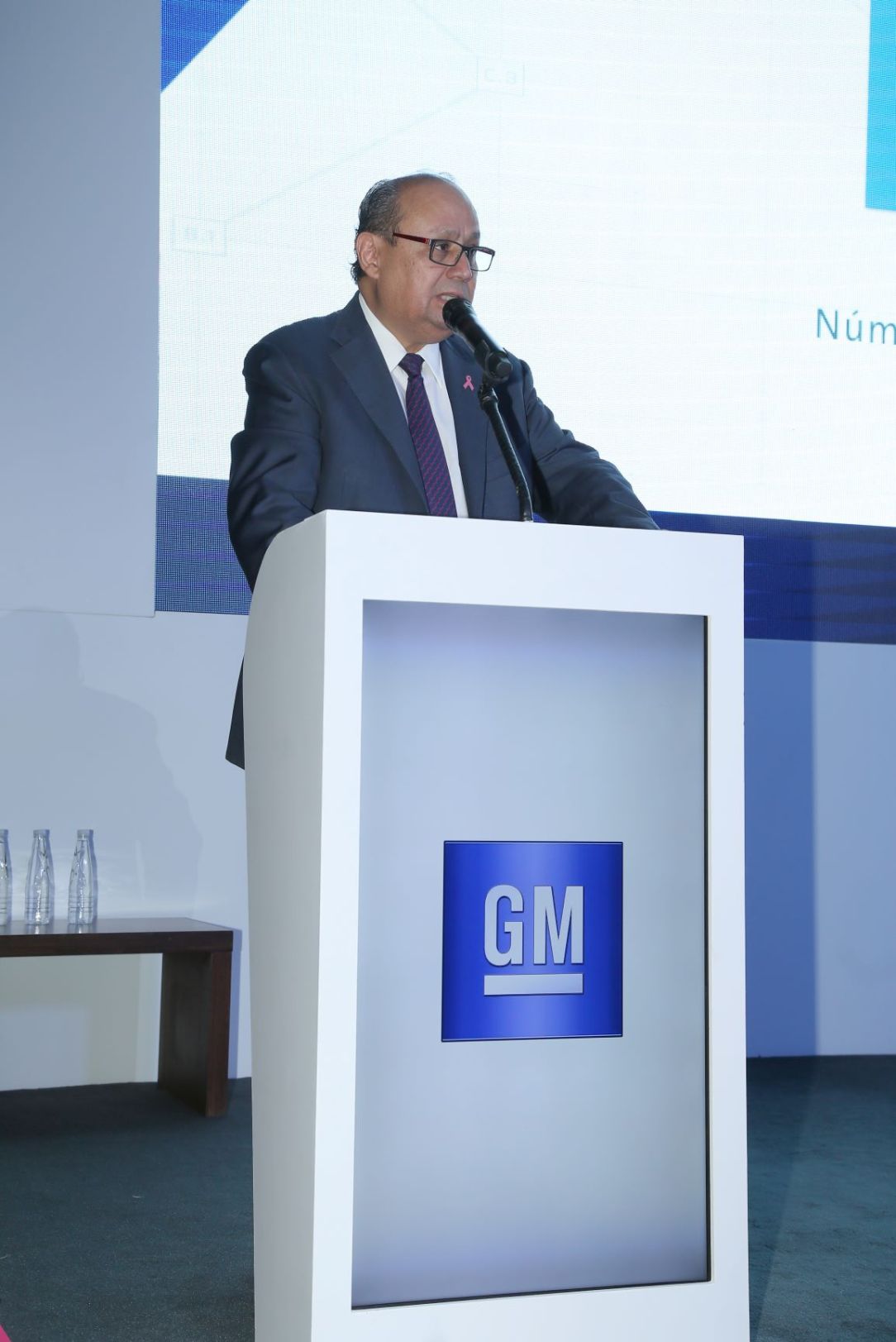 Ernesto M Hernandez Presidente y Director General de GM de Mexico