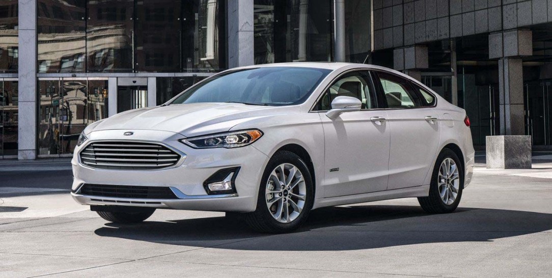 ford-fusion-hibrido-2019-auto-exterior-lateral-blanco