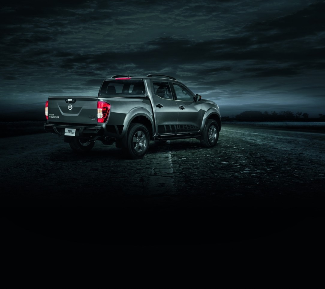 NP300 Frontier LE Midnight Edition se suma a la gama de Nissan i
