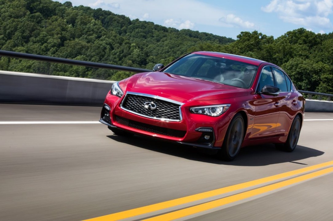 INFINITI Q50, el sedán de lujo que ofrece diferentes modalidade