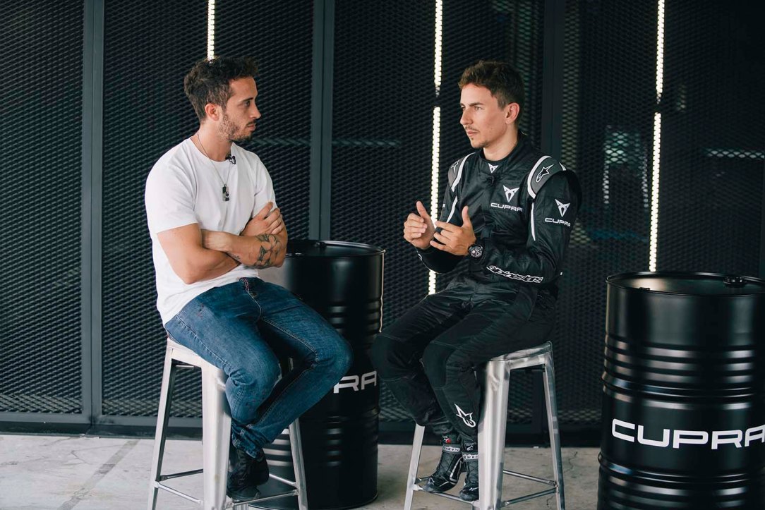 Lorenzo-and-Dovizioso-one-on-one_007_HQ