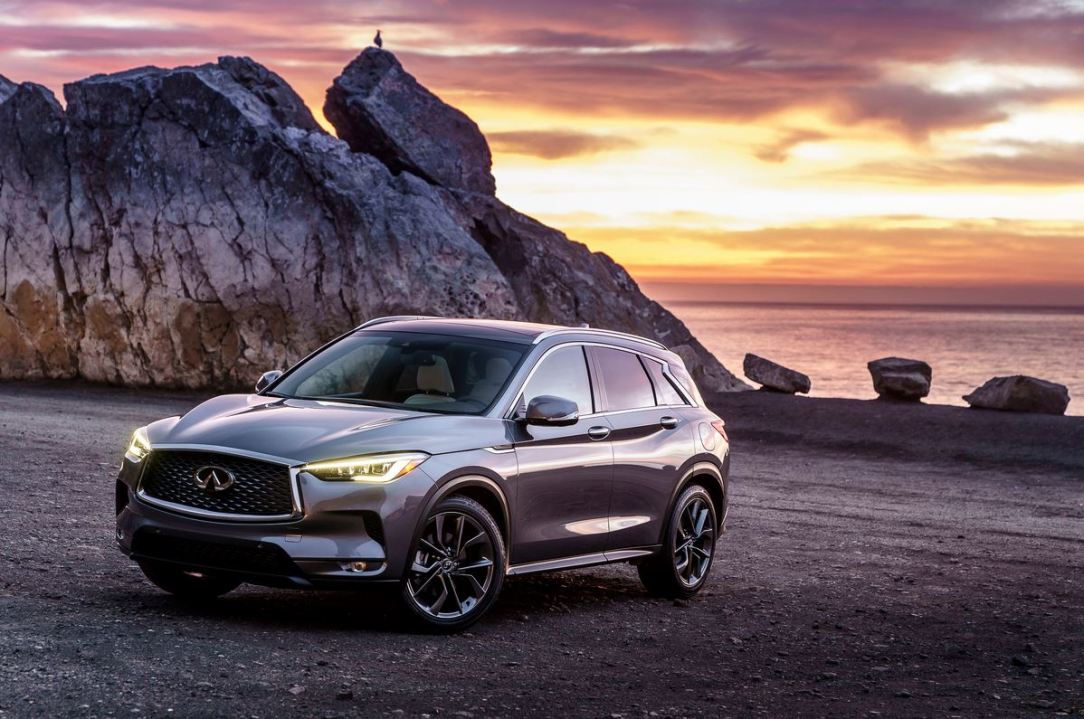 INFINITI QX50, 4 monitores líderes en su clase