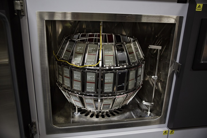 Nissan asegura la calidad y durabilidad de la pintura de sus veh