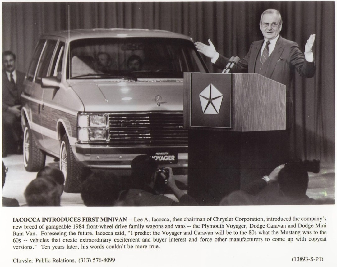 35añosMinivan_Iacocca1983Launch