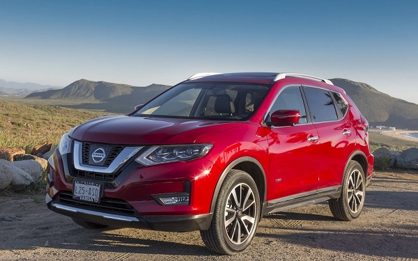 Nissan presenta sus vehículos con el mejor rendimiento de combu