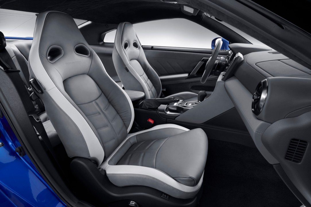 Nissan GT-R Edición 50° Aniversario debuta en Nueva York