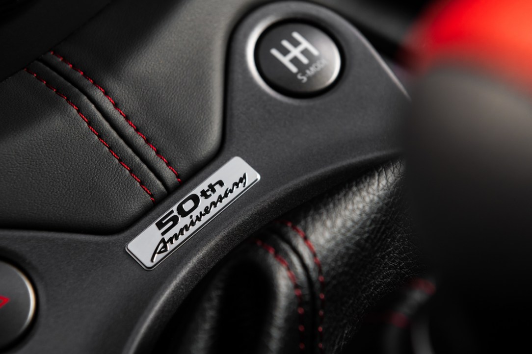 Nissan celebra 50 años de su modelo Z con el 370Z 2020