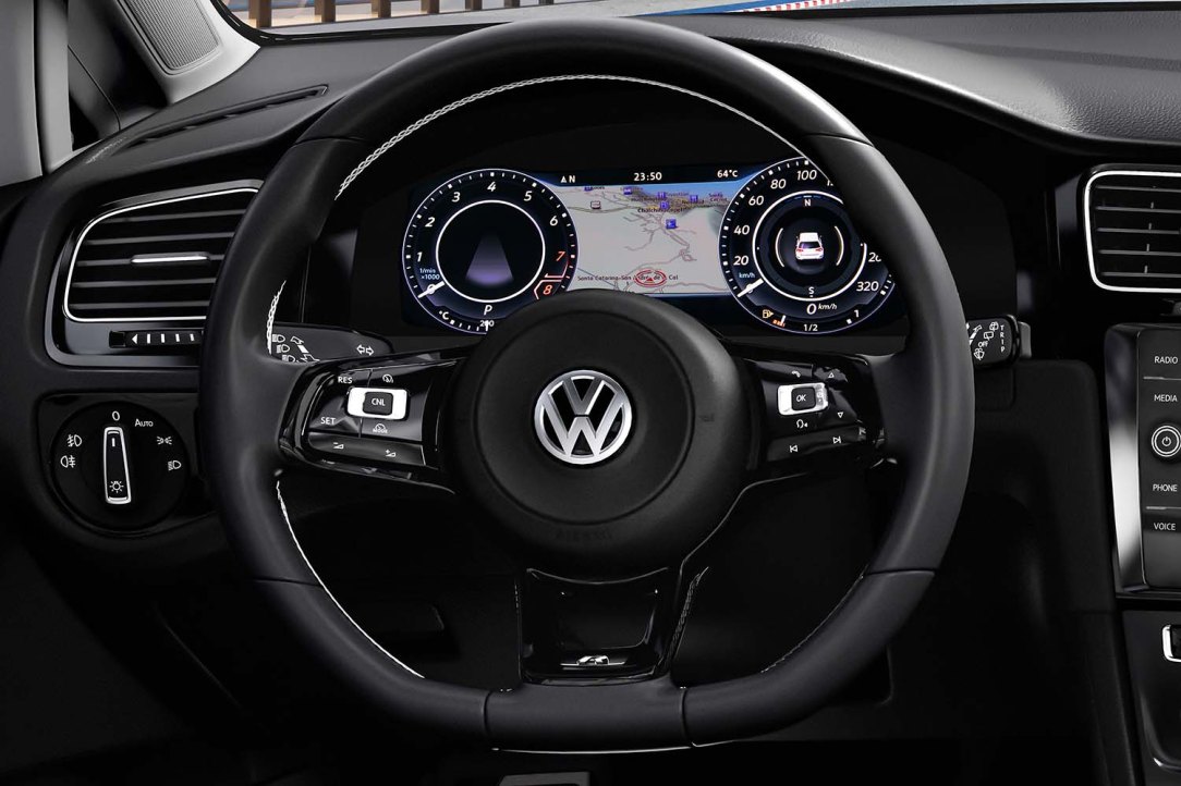 Volante-cockpit-Golf R-GPS