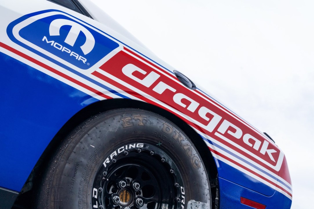 Mopar Dodge Challenger Drag Pak_7