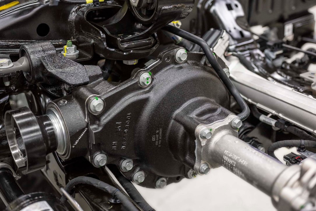 Closeup of Dana AdvanTEK independent front differential.