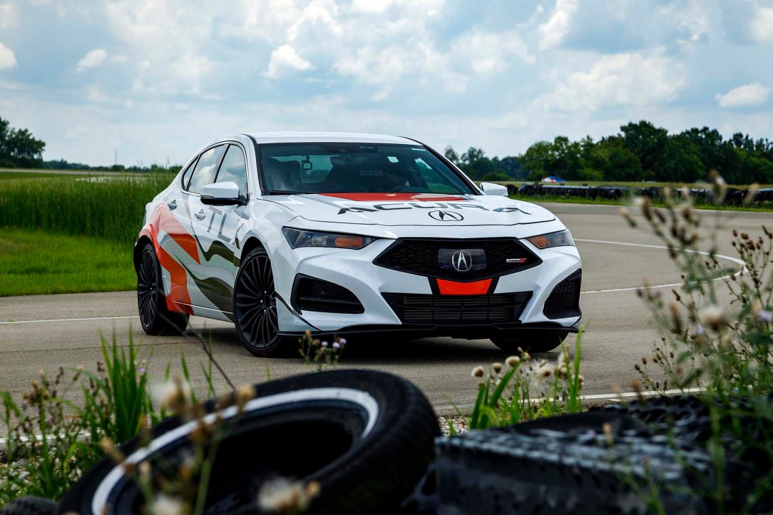2021 TLX Makes Racing Debut at Pikes Peak