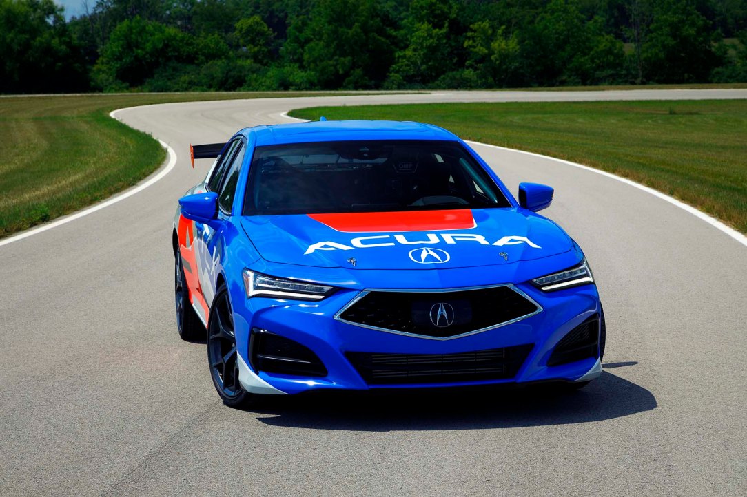 2021 TLX Makes Racing Debut at Pikes Peak