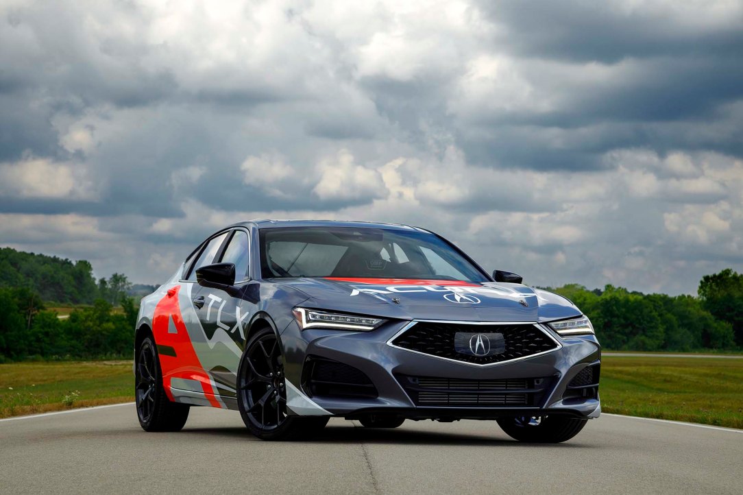 2021 TLX Makes Racing Debut at Pikes Peak