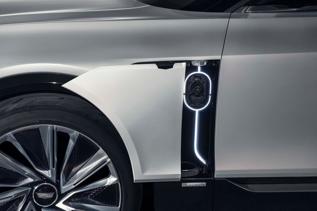 Cadillac LYRIQ pairs next-generation battery technology with a b