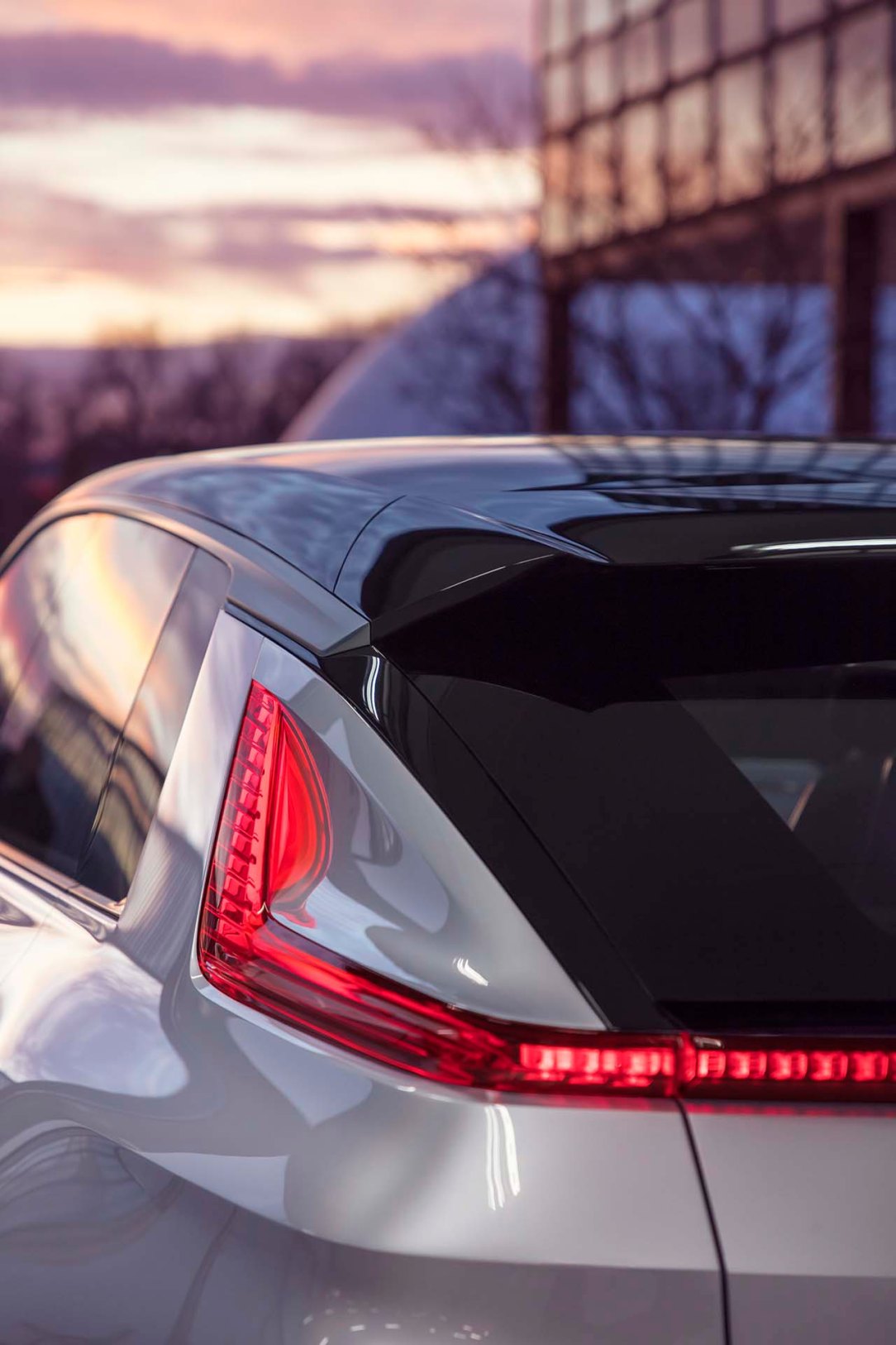 Cadillac LYRIQ pairs next-generation battery technology with a b